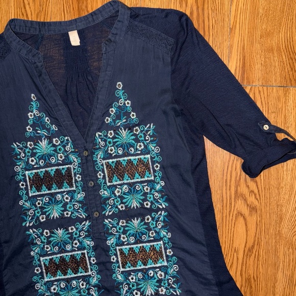 Tiny by Anthropologie Larimar Embroidered Henley Navy Small - Picture 5 of 12